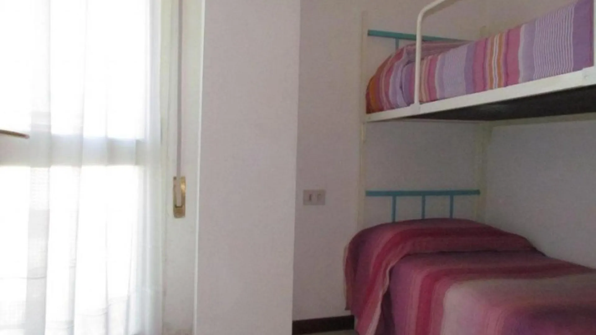 Cozy Apartment With Terrace - Beahost Μπιμπιόνε