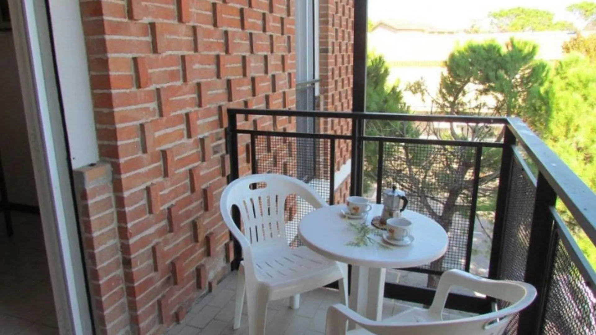 Cozy Apartment With Terrace - Beahost location