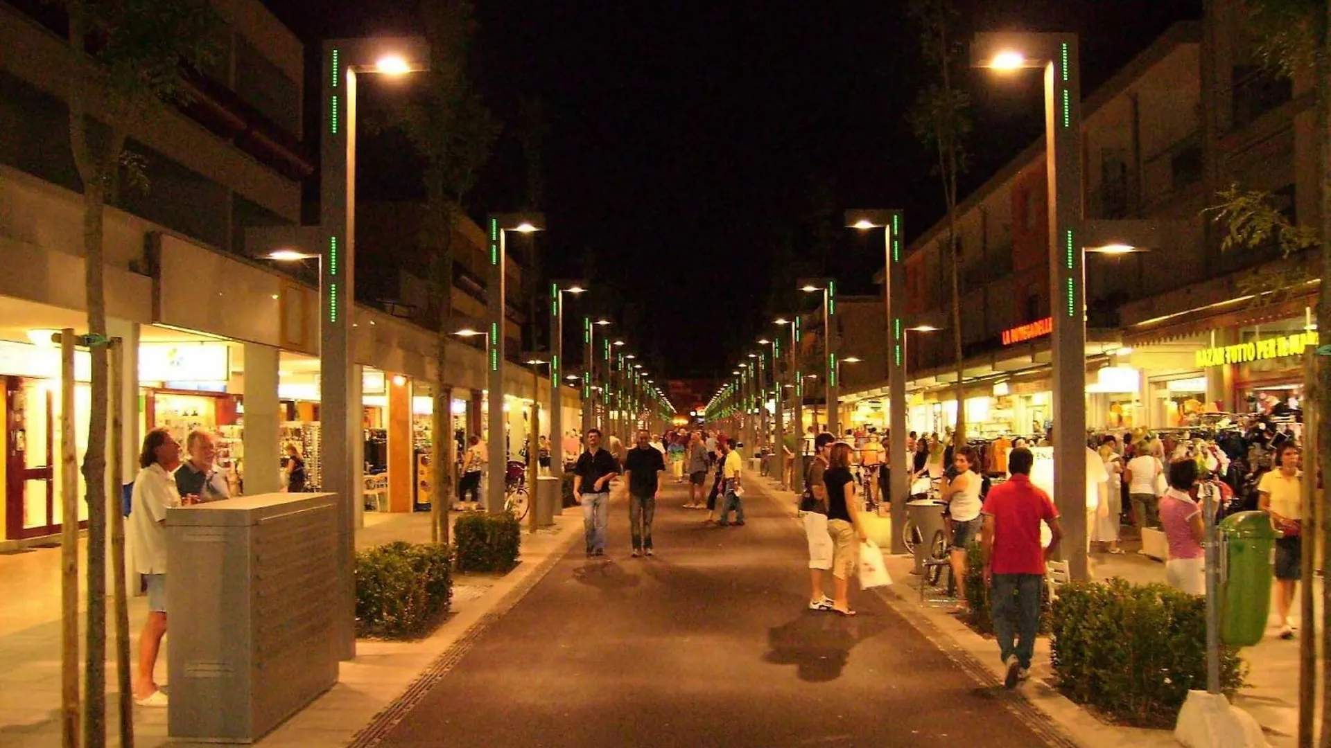 Cozy Apartment With Terrace - Beahost Bibione Italien